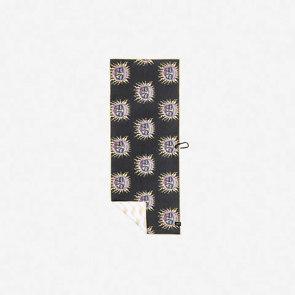 slowtide-40-oz-golf-towel-sublime-x-slowtide-serviette-de-golf-clipser-avec-artw image 1
