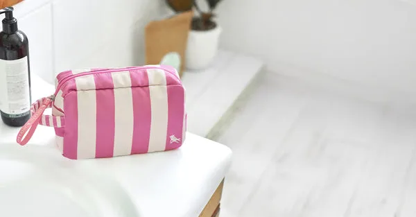 dock-bay-toiletry-bag-phi-phi-pink-trousse-de-toilette-compacte-en-mat-riaux-rec image 1