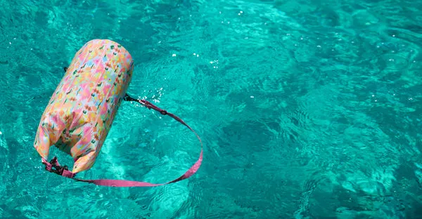 dock-bay-sac-tanche-20l-ibiza-glow-dry-bag-moyen-20-litres-roulement-tanche-ip66 image 1
