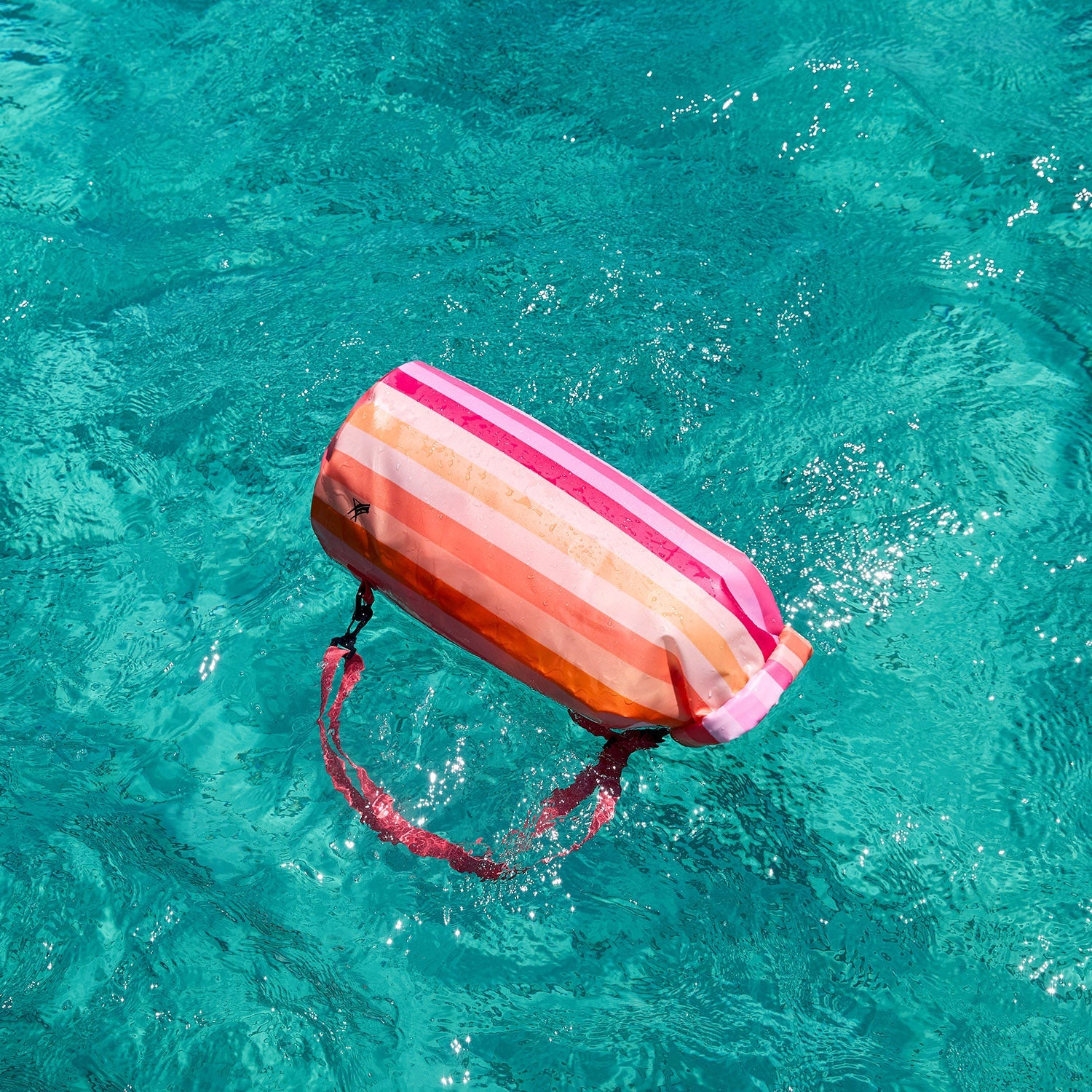 dock-bay-waterproof-dry-bag-20l-miami-sorbet-sac-tanche-roll-top-20-litres-ip66- image 6
