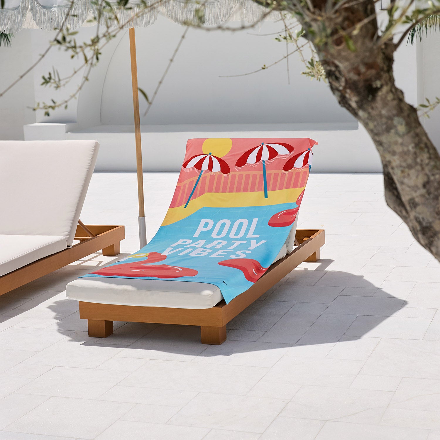 dock-bay-quick-dry-towel-pool-party-vibes-serviette-de-plage-festif-s-chage-rapi image 4