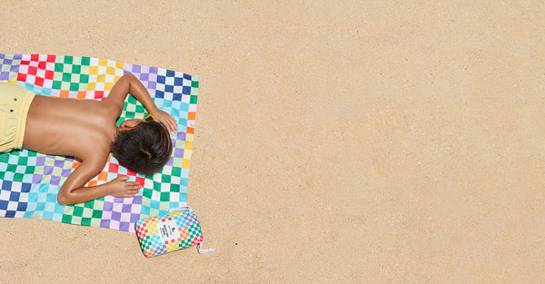 dock-bay-kids-beach-towel-check-me-out-serviette-de-plage-enfant-anti-sable-s-ch image 1